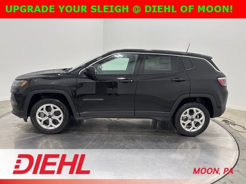 New 2025 Jeep Compass Sport image 4
