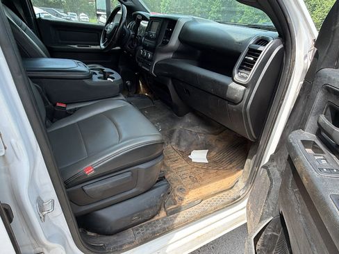 Used 2022 RAM 3500 Tradesman w/ Chrome Appearance Group AWD/4WD image 19