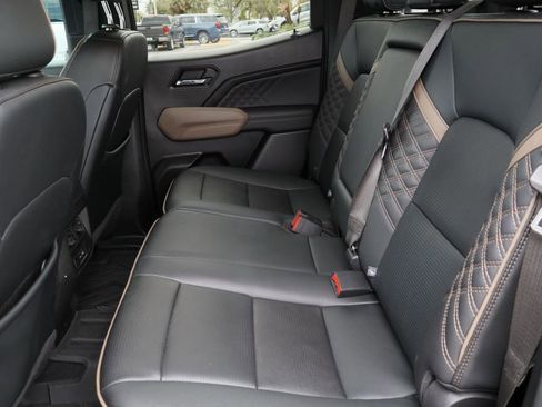 Certified 2023 GMC Canyon Denali w/ Denali Black Edition image 27