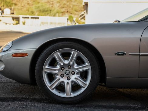 Used 2000 Jaguar XK8 Convertible RWD image 4