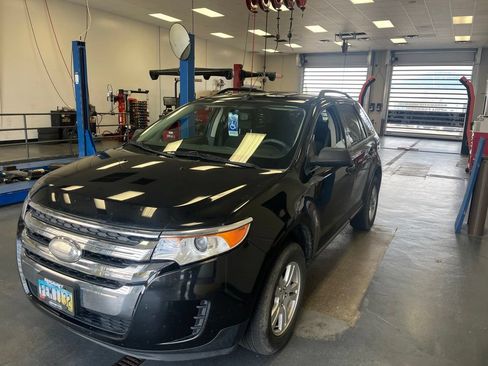 Used 2012 Ford Edge SE FWD image 2