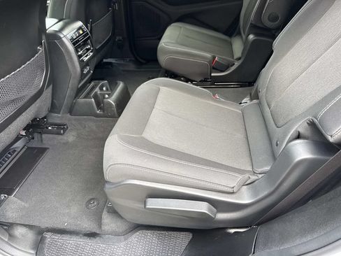 Used 2025 Jeep Grand Cherokee L Laredo w/ Luxury Tech Group I RWD image 15