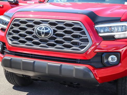 Used 2022 Toyota Tacoma TRD Off-Road w/ TRD Premium Off Road Package AWD/4WD image 9