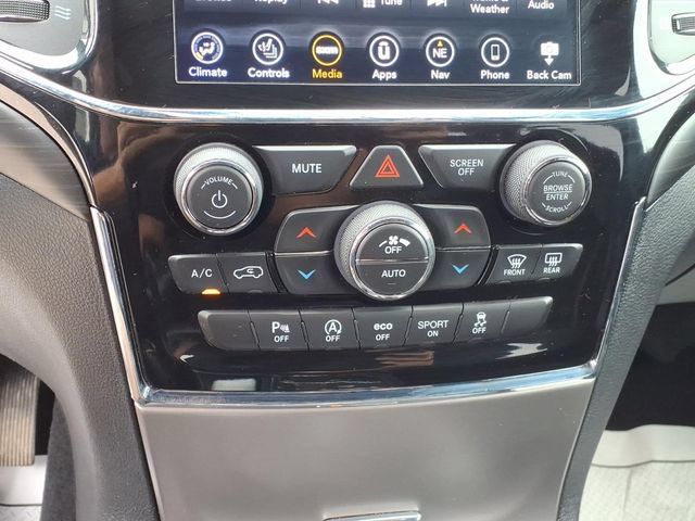Used 2020 Jeep Grand Cherokee Altitude AWD/4WD image 22