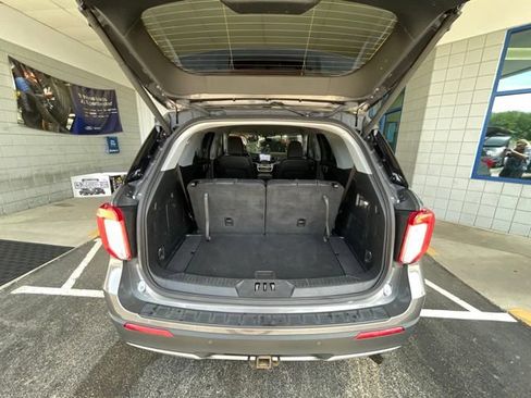 Used 2022 Ford Explorer XLT w/ Equipment Group 202A AWD/4WD image 59