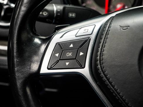 Used 2014 Mercedes-Benz SL 550 image 29