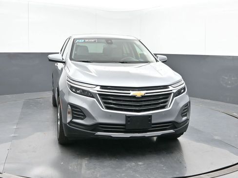 Used 2023 Chevrolet Equinox LT w/ Driver Convenience Package image 8