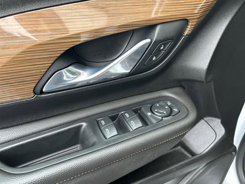 Used 2021 GMC Terrain SLE image 24