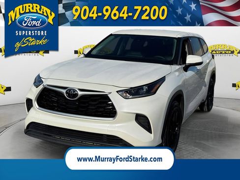 Used 2021 Toyota Highlander L FWD image 1