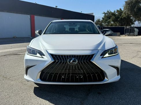 Used 2024 Lexus ES 300h w/ Premium Package FWD image 2