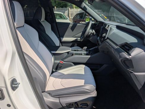 New 2026 Lexus TX 500h AWD image 8