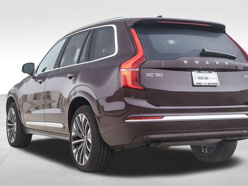 Used 2025 Volvo XC90 B6 Core w/ Climate Package image 8