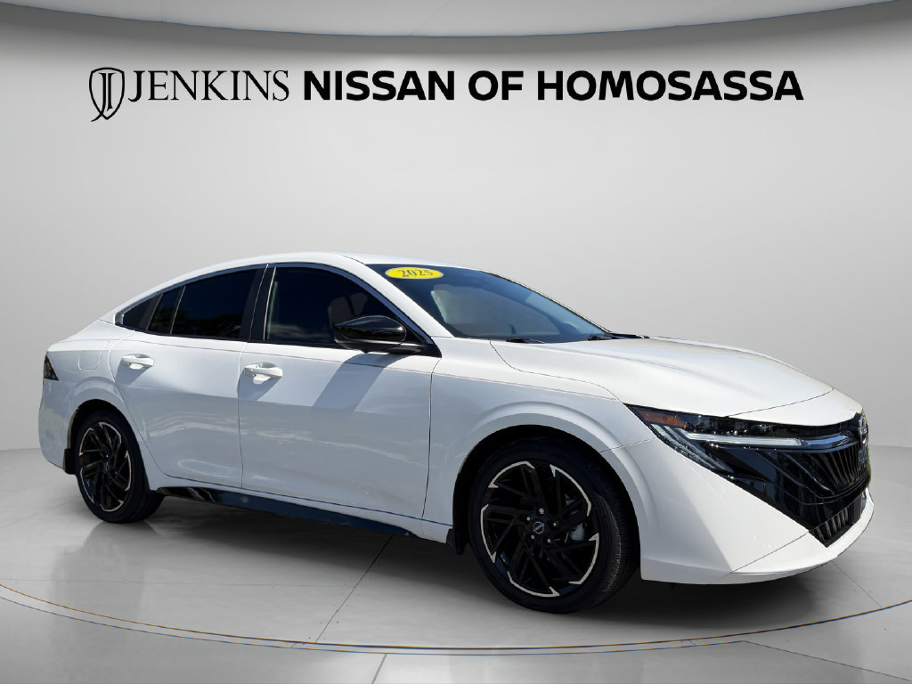 Used 2026 Nissan Sentra SR w/ SR Premium Package FWD image 6