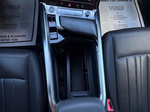 Used 2021 Audi e-tron Premium Plus w/ Premium Plus Package image 23