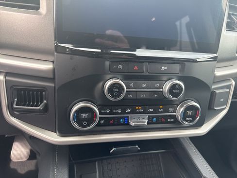 Used 2024 Ford Expedition XLT image 14