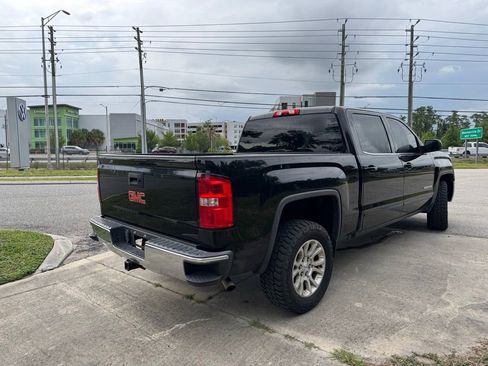 Used 2018 GMC Sierra 1500 SLE w/ SLE Value Package AWD/4WD image 9