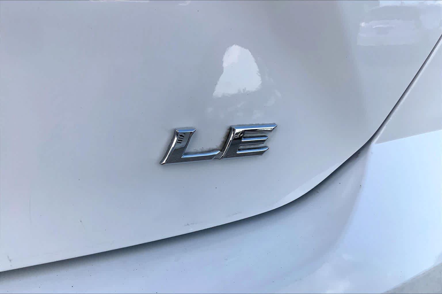 Used 2025 Toyota Camry LE FWD image 10