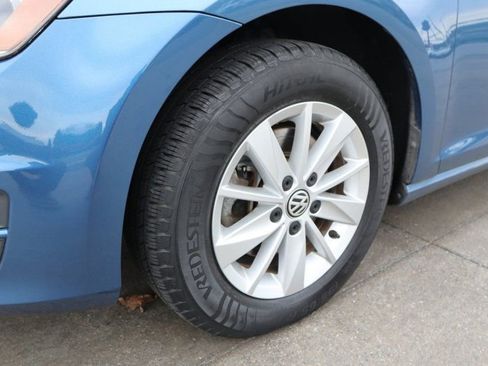 Used 2015 Volkswagen Golf S image 8