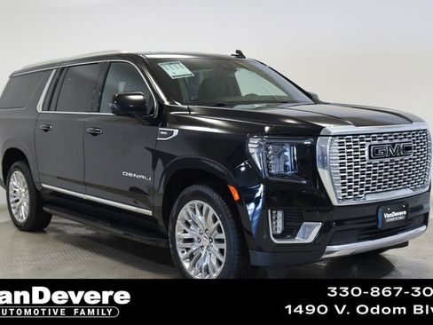 Used 2023 GMC Yukon XL Denali w/ Max Trailering Package AWD/4WD image 1
