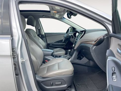 Used 2017 Hyundai Santa Fe AWD image 15