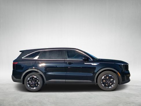 New 2026 Kia Sorento S image 2
