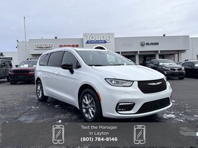 New 2026 Chrysler Pacifica Limited
