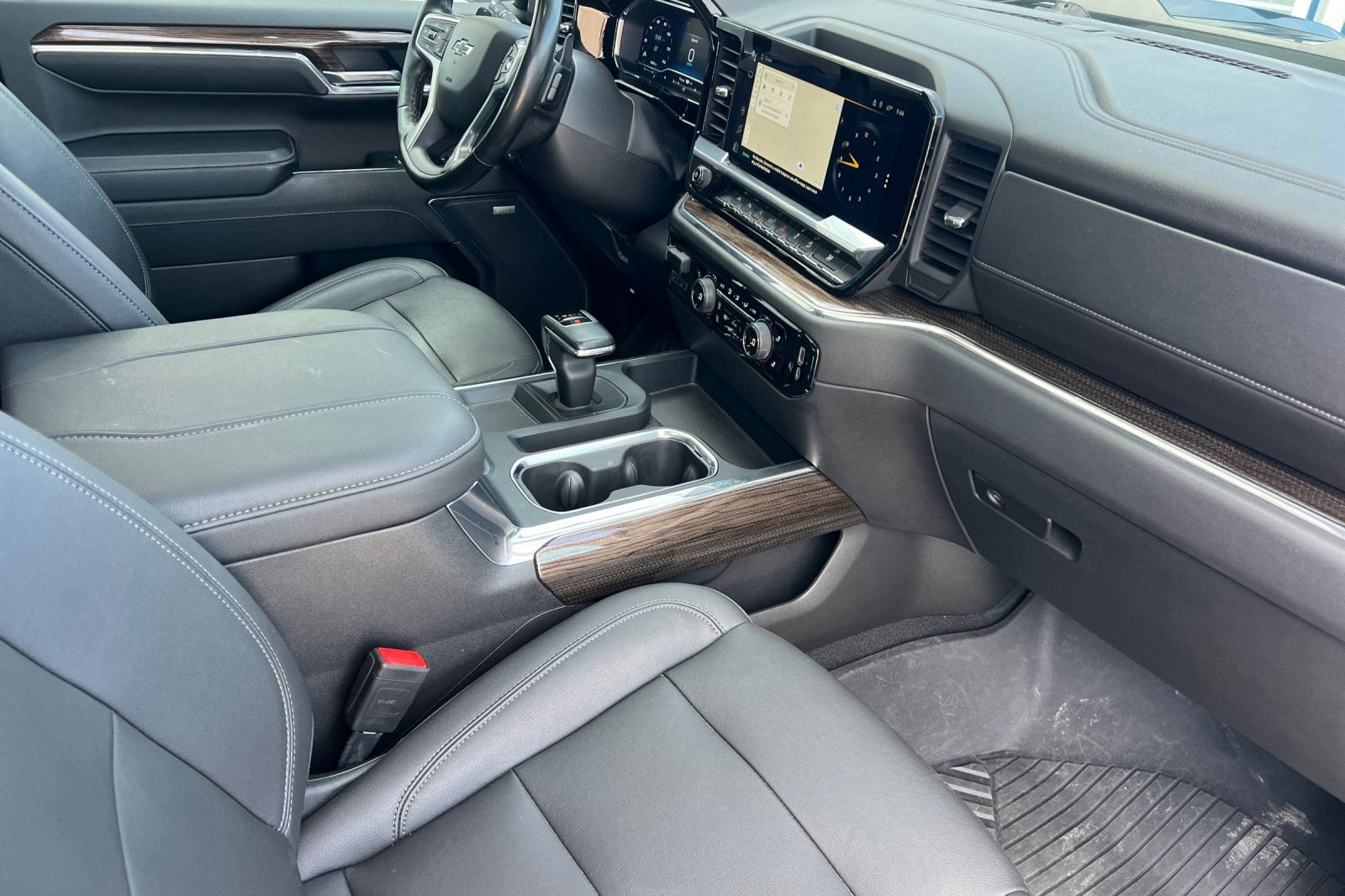 Used 2023 Chevrolet Silverado 1500 LT Trail Boss w/ LT Trail Boss Premium Package AWD/4WD image 16