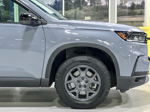 Used 2024 Honda Pilot TrailSport image 35