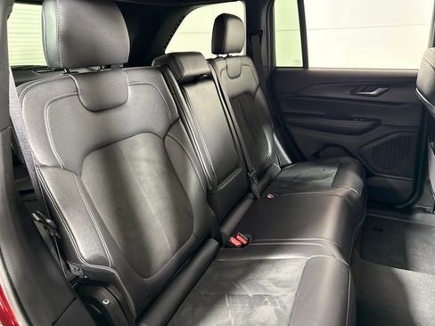 Used 2024 Jeep Grand Cherokee Altitude image 14