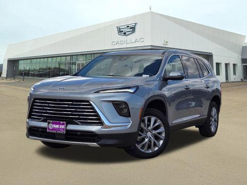 Used 2025 Buick Enclave Preferred FWD image 1