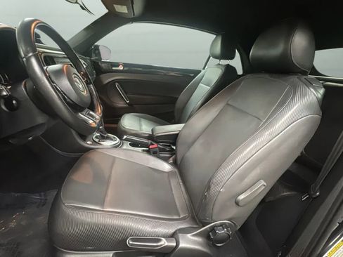 Used 2013 Volkswagen Beetle 2.0T FWD image 19