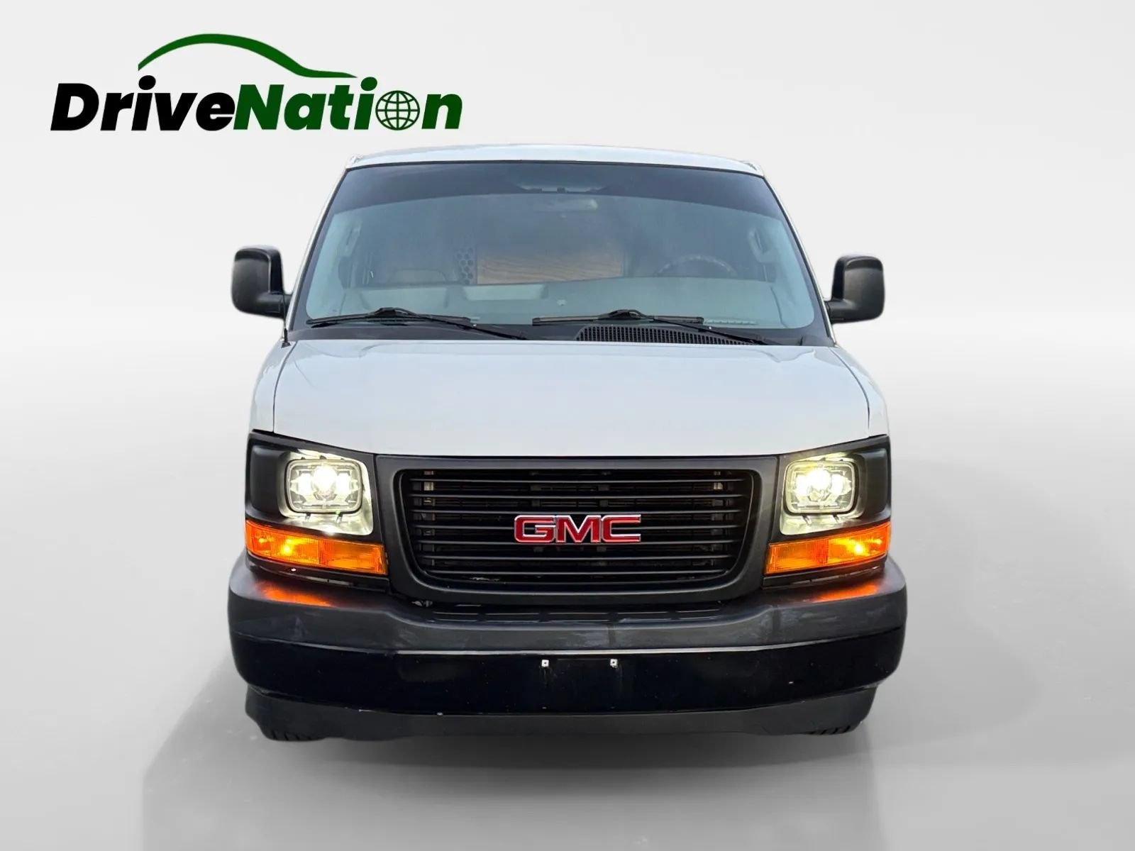 Used 2017 GMC Savana 2500 RWD image 2