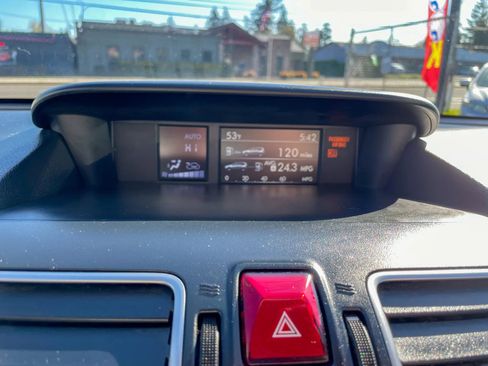 Used 2018 Subaru Forester 2.5i Premium w/ All-Weather Package image 20