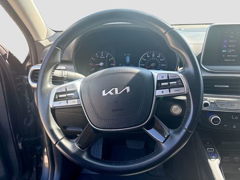 Used 2022 Kia Telluride EX w/ EX Premium Package image 11