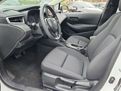 Used 2024 Toyota Corolla LE image 16