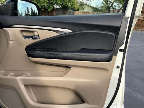 Used 2017 Honda Pilot EX image 26