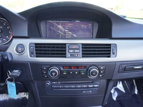 Used 2011 BMW 335i Convertible w/ M Sport Pkg RWD image 16