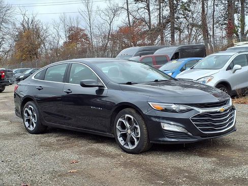 Used 2023 Chevrolet Malibu LT image 3
