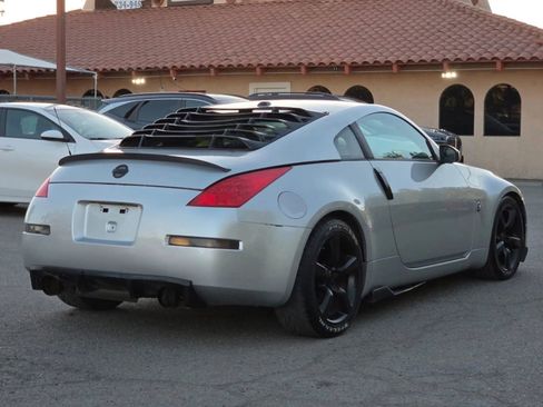 Used 2008 Nissan 350Z Touring image 4