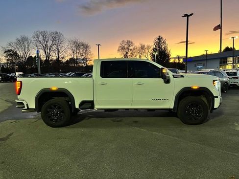 Used 2025 GMC Sierra 3500 AT4 image 5