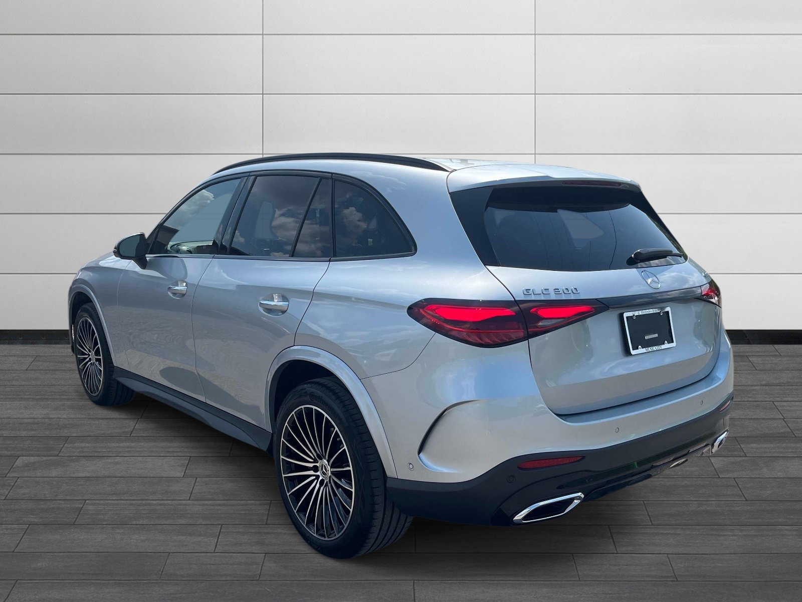 Used 2026 Mercedes-Benz GLC 300 4MATIC image 5