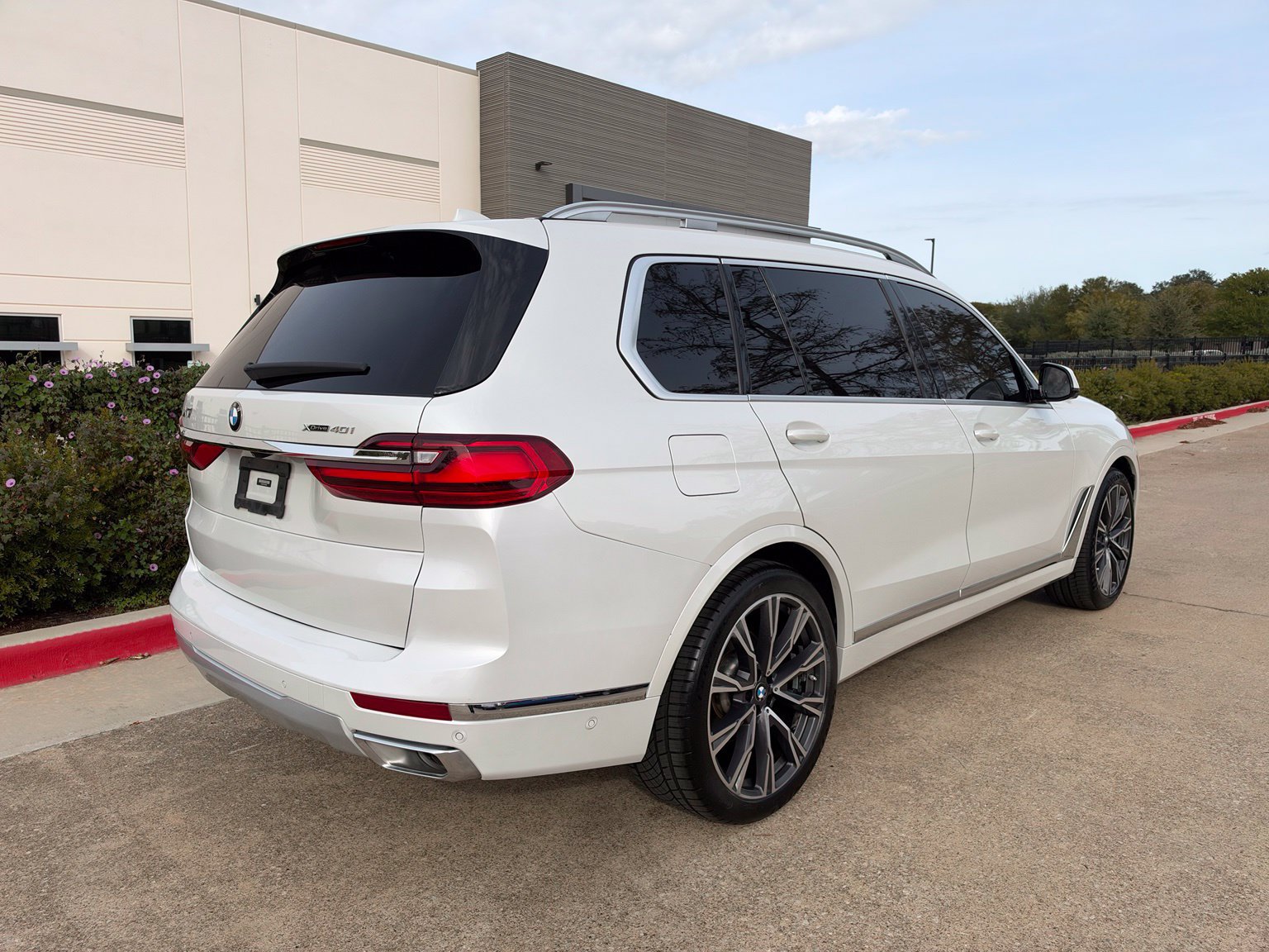 Used 2020 BMW X7 xDrive40i w/ Premium Package AWD/4WD image 8