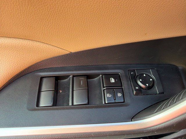 Used 2022 Toyota RAV4 LE AWD/4WD image 12