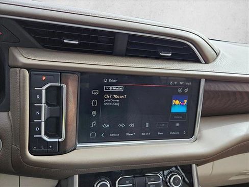 Used 2022 GMC Yukon Denali w/ Denali Premium Package AWD/4WD image 14