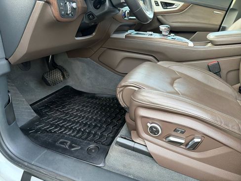 Used 2019 Audi Q7 3.0T Prestige w/ Prestige Package image 30