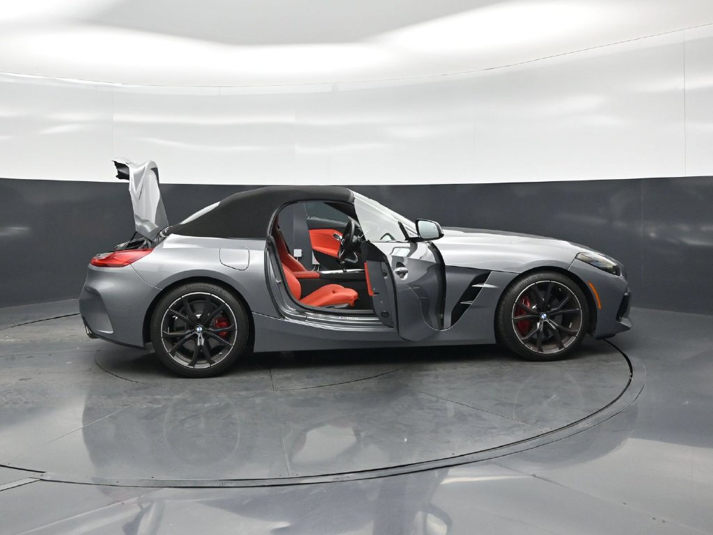 Used 2025 BMW Z4 M40i w/ Edition RWD image 5