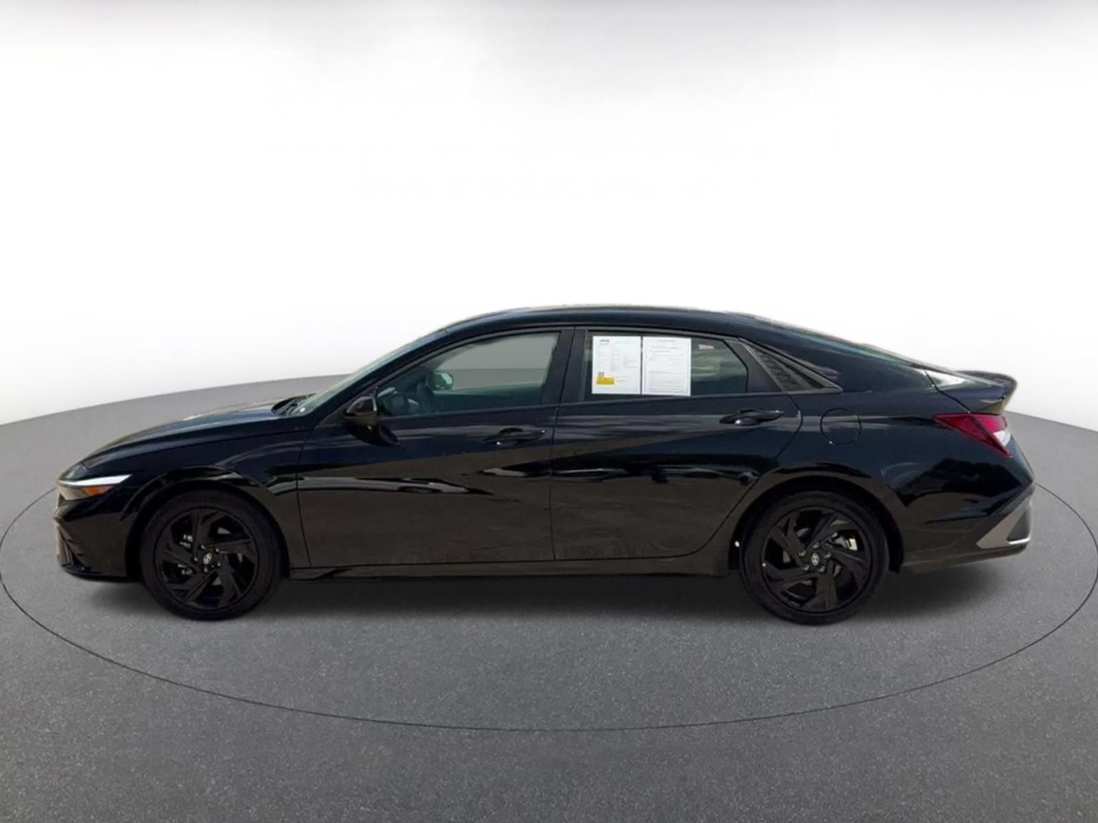 Used 2026 Hyundai Elantra Sport FWD image 7