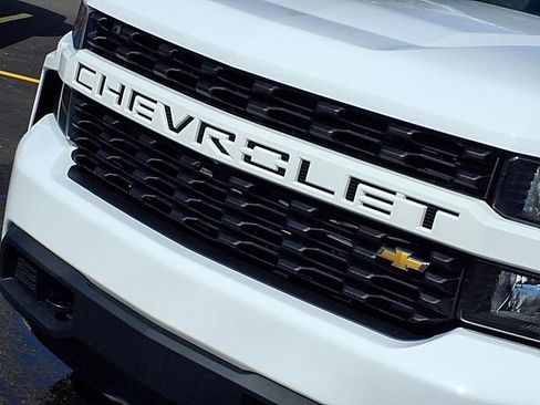 Used 2020 Chevrolet Silverado 1500 Custom w/ Custom Value Package image 26