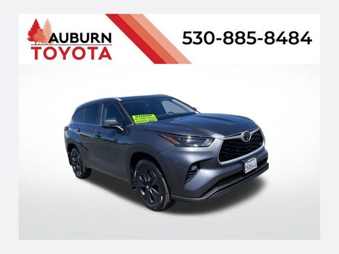 Used 2023 Toyota Highlander XLE AWD/4WD image 1