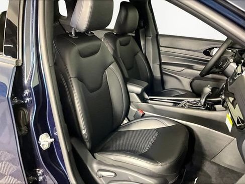 New 2026 Jeep Compass Latitude AWD/4WD image 11